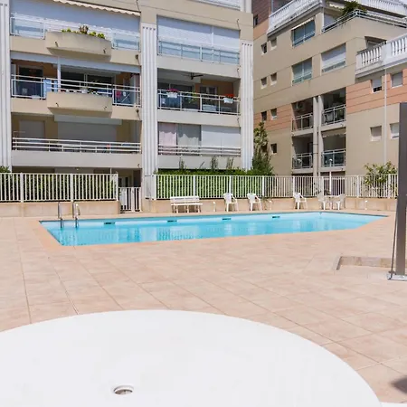 2p, Piscine, Clim, à 5 Min De La Appartamento Vallauris
